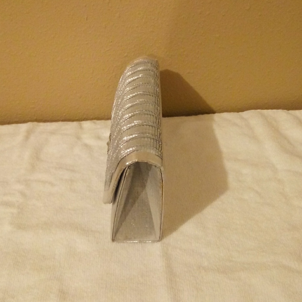 Purse - Picture 2 of 4